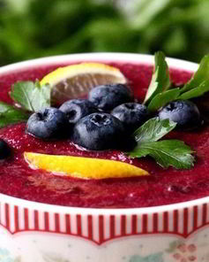 Свекольно-ягодный гаспачо