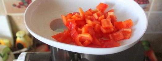 томатно-вишневый гаспачо в стаканах. Шаг 6