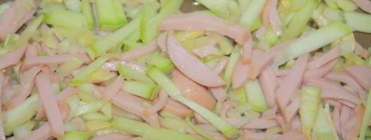 гороховый суп на баранине с кабачком и сарделькой. Шаг 4