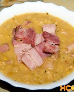 Гороховый суп с копченой грудинкой