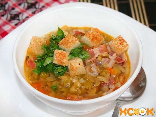 Рецепт горохового супа с копченой колбасой и беконом
