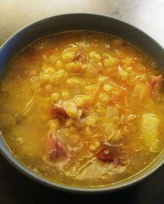 Гороховый суп с копчеными ребрами