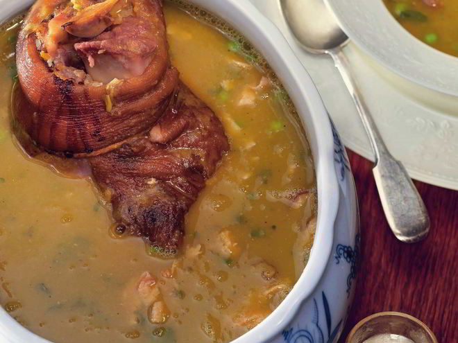 Рецепт горохового супа с мятой и свиной рулькой