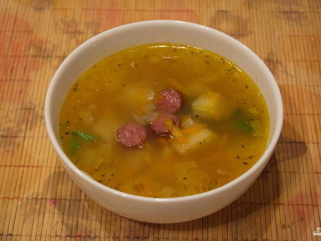 Рецепт горохового супа с охотничими колбасками