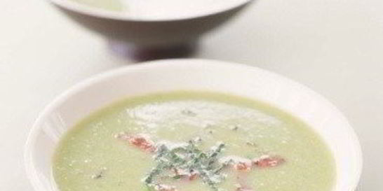 Гороховый суп с ветчиной и петрушкой