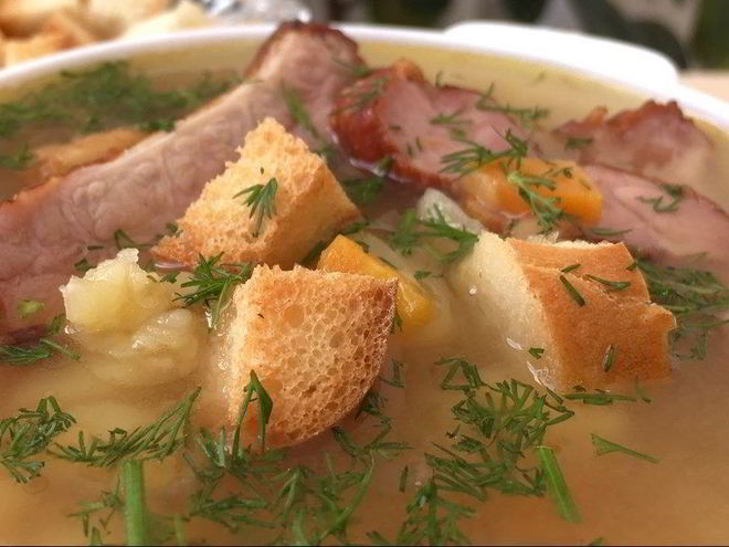 Рецепт очень вкусного горохового супа с копчеными ребрышками