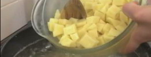 очень вкусный гороховый суп с копчеными ребрышками. Шаг 7