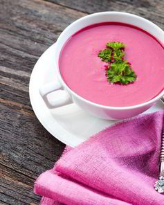 Холодник на курином бульоне из запеченной свеклы