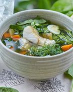 Холодник с копченым судаком и сметаной