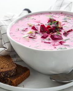 Холодный суп из простокваши и свеклы