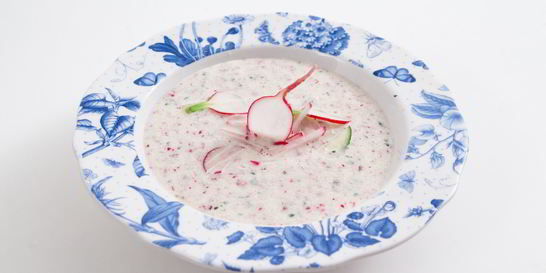Холодный суп из редиски и молока