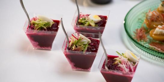 Холодный суп из свеклы