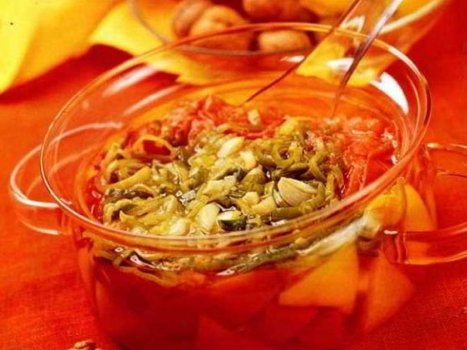 Рецепт холодного супа с помидорами и грецкими орехами