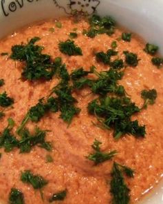 Холодный томатный суп с грецкими орехами