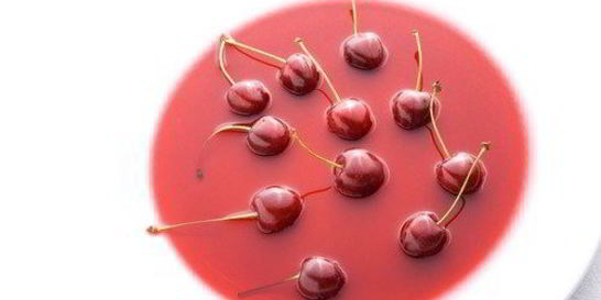 Холодный вишневый суп с бренди