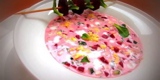 Летний холодный суп со свеклой