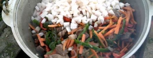 лагман на костре в казане. Шаг 8