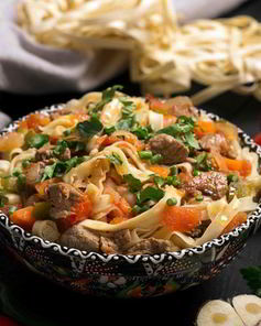 Лагман с курицей и овощами