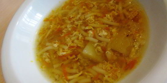 Легкий суп с яйцом