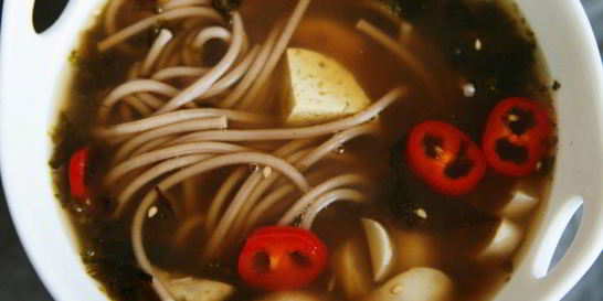 Мисо суп с гречневой лапшой