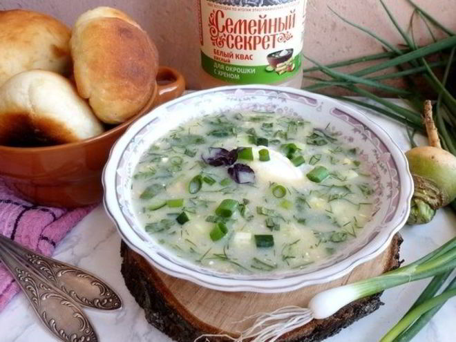 Рецепт летней окрошки с репой и пирожками с мясом