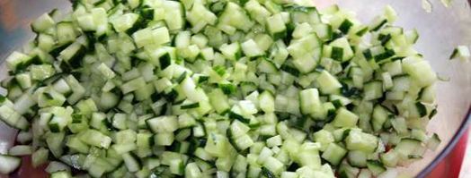 окрошка на квасе с вареной колбасой. Шаг 3