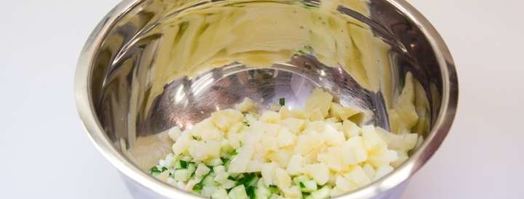 окрошка на сыворотке с колбасой. Шаг 8