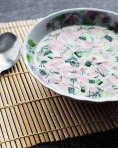 Окрошка на воде с копченой колбасой