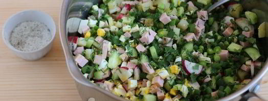 окрошка с колбасой на сыворотке. Шаг 16