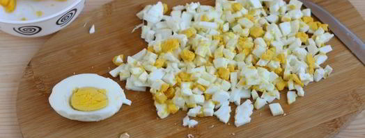 окрошка с колбасой на сыворотке. Шаг 8