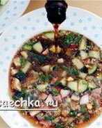 Окрошка с копчеными сосисками