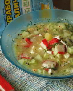 Окрошка с крабовыми палочками