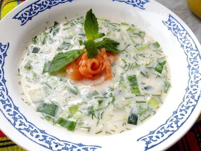 Рецепт окрошки с малосольной семгой