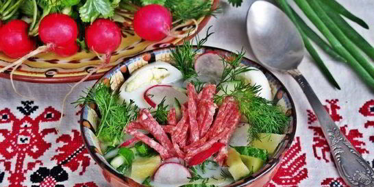 Окрошка с салями на йогурте