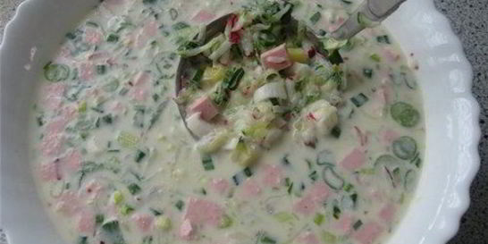 Окрошка с зеленым горошком