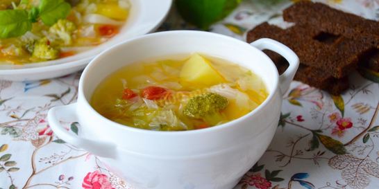 Овощной суп с капустой и пшеном