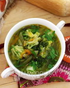 Овощной суп с консервированным зеленым горошком