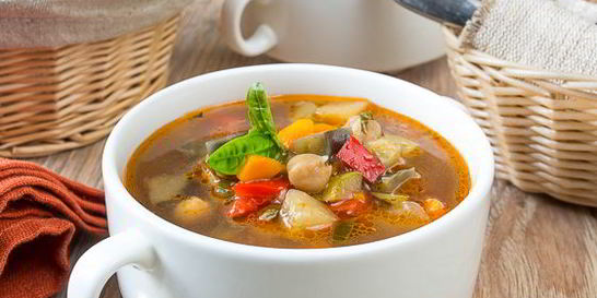 Овощной суп с нутом и лимоном