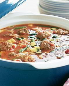 Овощной суп с сыром, фрикадельками и вермишелью по-итальянски