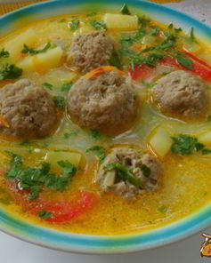Суп с овощами и тефтелями