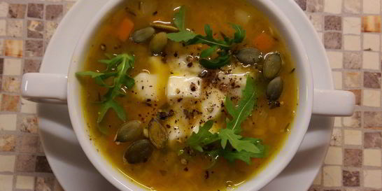 Чечевичная похлебка с тыквой и моцареллой