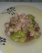 Фасолевая похлебка с бедром индейки и кабачком