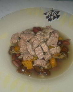 Фасолевая похлебка с говядиной, опятами и тыквой