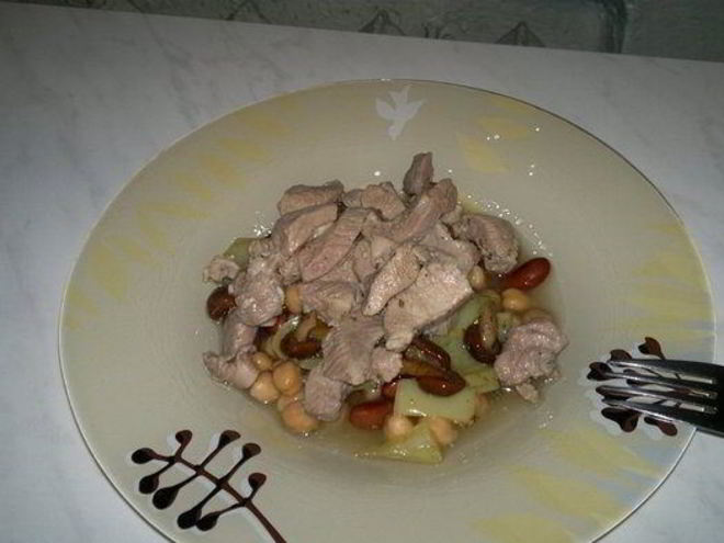 Рецепт фасолева-нутовой похлебка с перцем и грибами и с бедром индейки в чесноке и розмарине