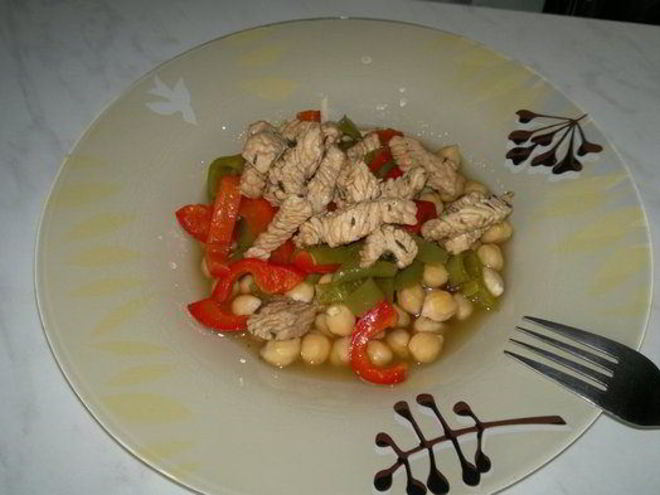 Рецепт нутовой похлебки с бульоном из индейки в бальзамике и лимонном соке со сладкими перцами