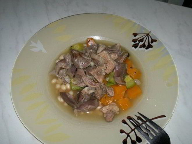 Рецепт похлебки с индюшачьими желудочками, бедром и овощами