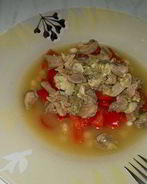 Похлебка с куриными желудками и бедром индейки со сладким перцем