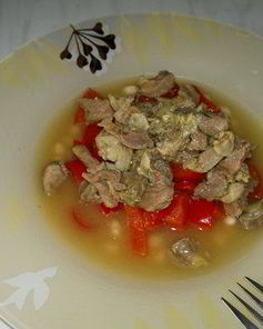 Похлебка с куриными желудками и бедром индейки со сладким перцем