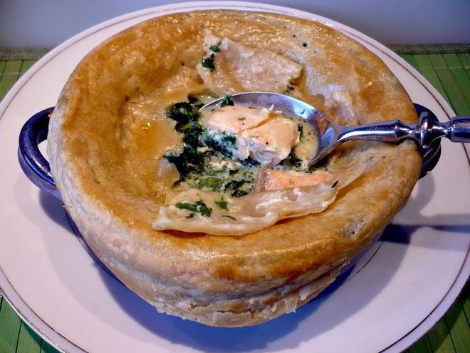 Рецепт похлебки с семгой и шпинатом под домашним слоеным тестом очарована, околдована