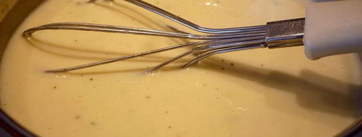 похлебка с семгой и шпинатом под домашним слоеным тестом очарована, околдована. Шаг 12